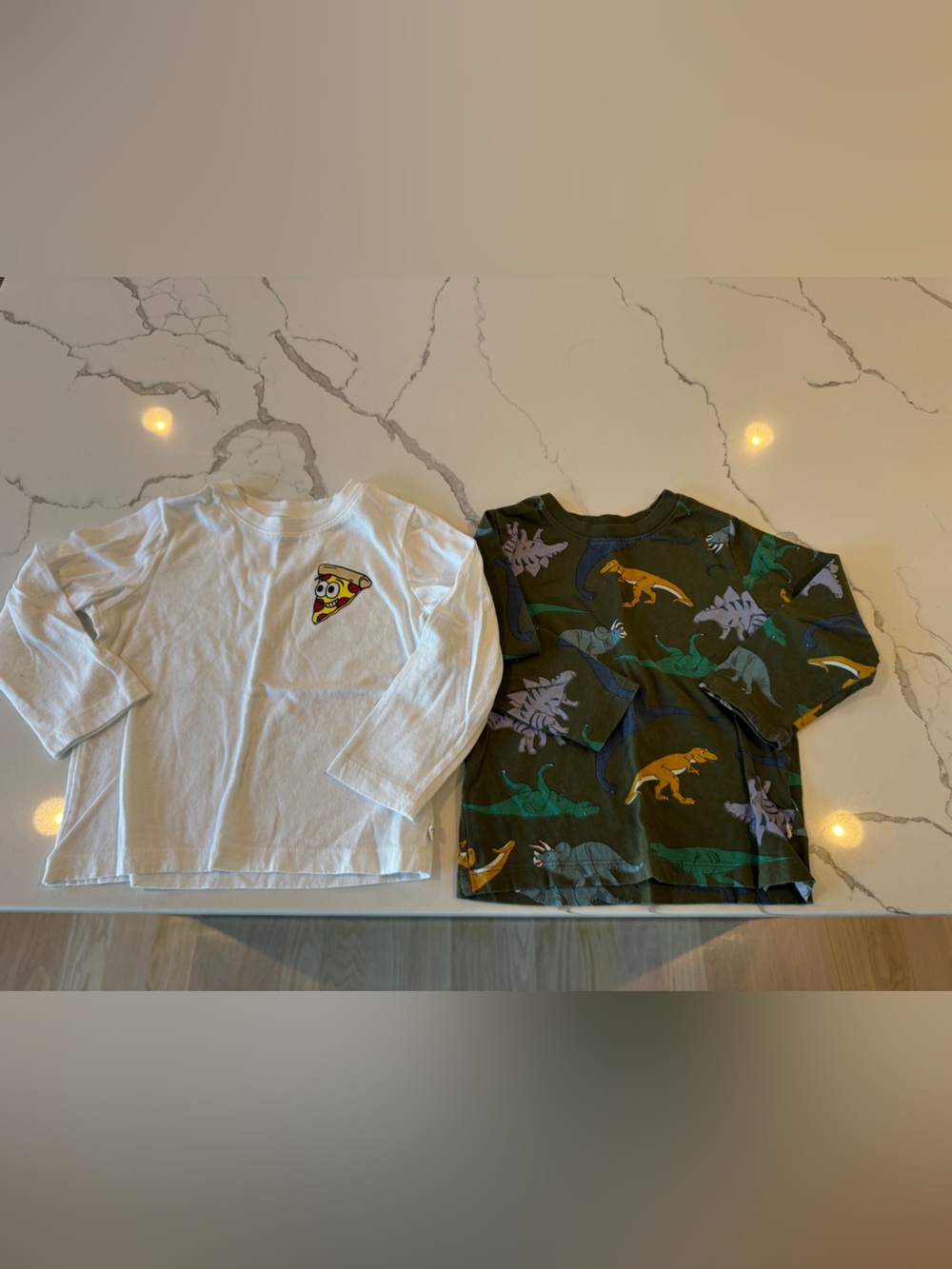 🍕🦖GAP White Long-Sleeve Tee with Pizza & Green Dinosaur Print Top